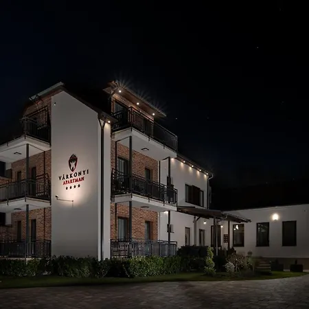 Apartmán Varkonyi